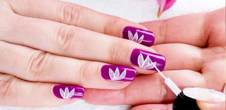 Nail Artist